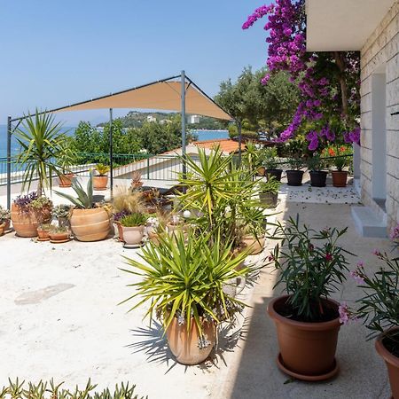 Beachfront Comfort Apartment Nives Tucepi Exterior photo