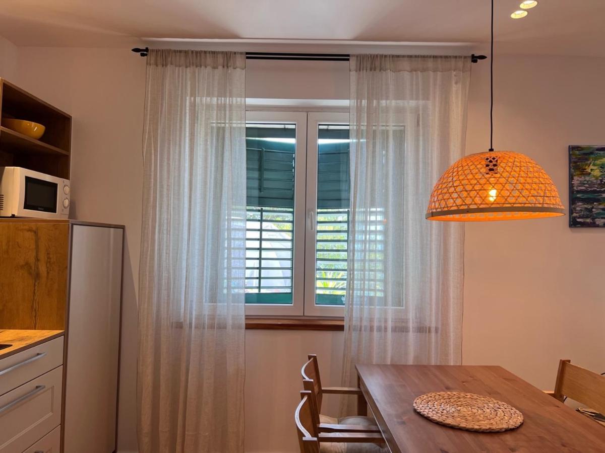 Beachfront Comfort Apartment Nives Tucepi Exterior photo