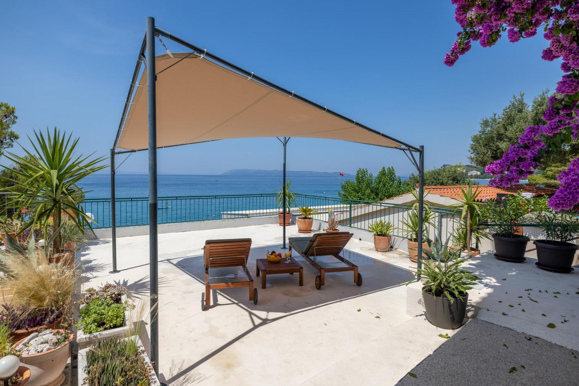 Beachfront Comfort Apartment Nives Tucepi Exterior photo