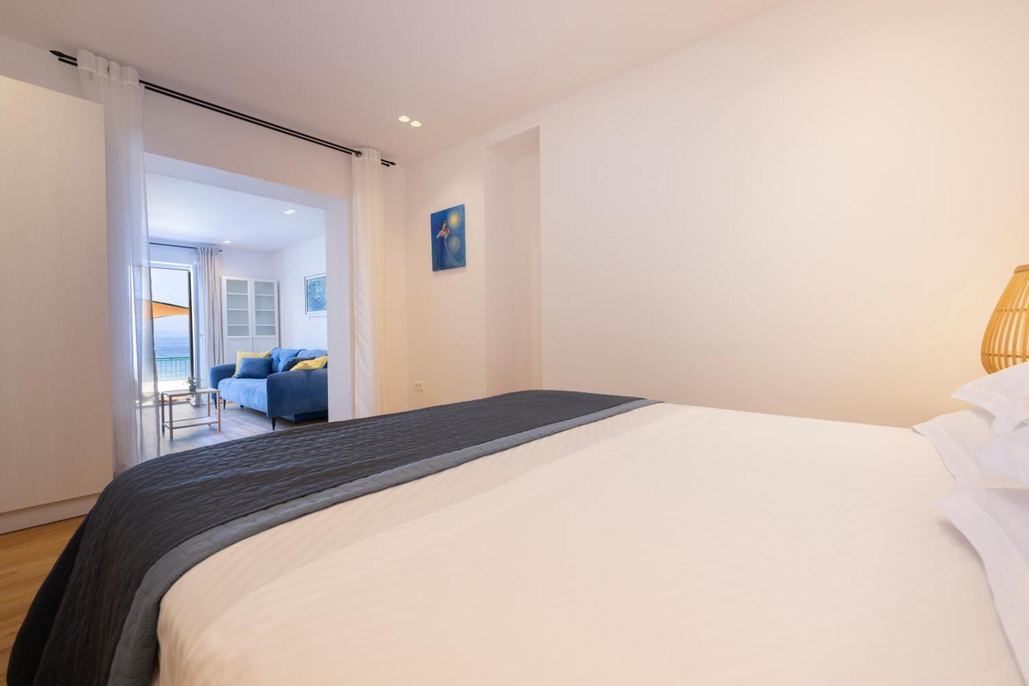 Beachfront Comfort Apartment Nives Tucepi Exterior photo